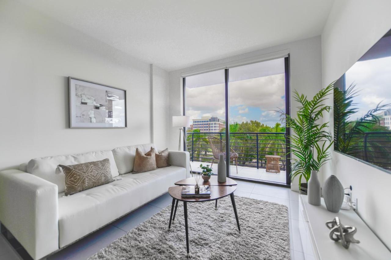 Cozy 1- 1 Bedroom Steps From Downtown Doral Park Miami Exterior photo