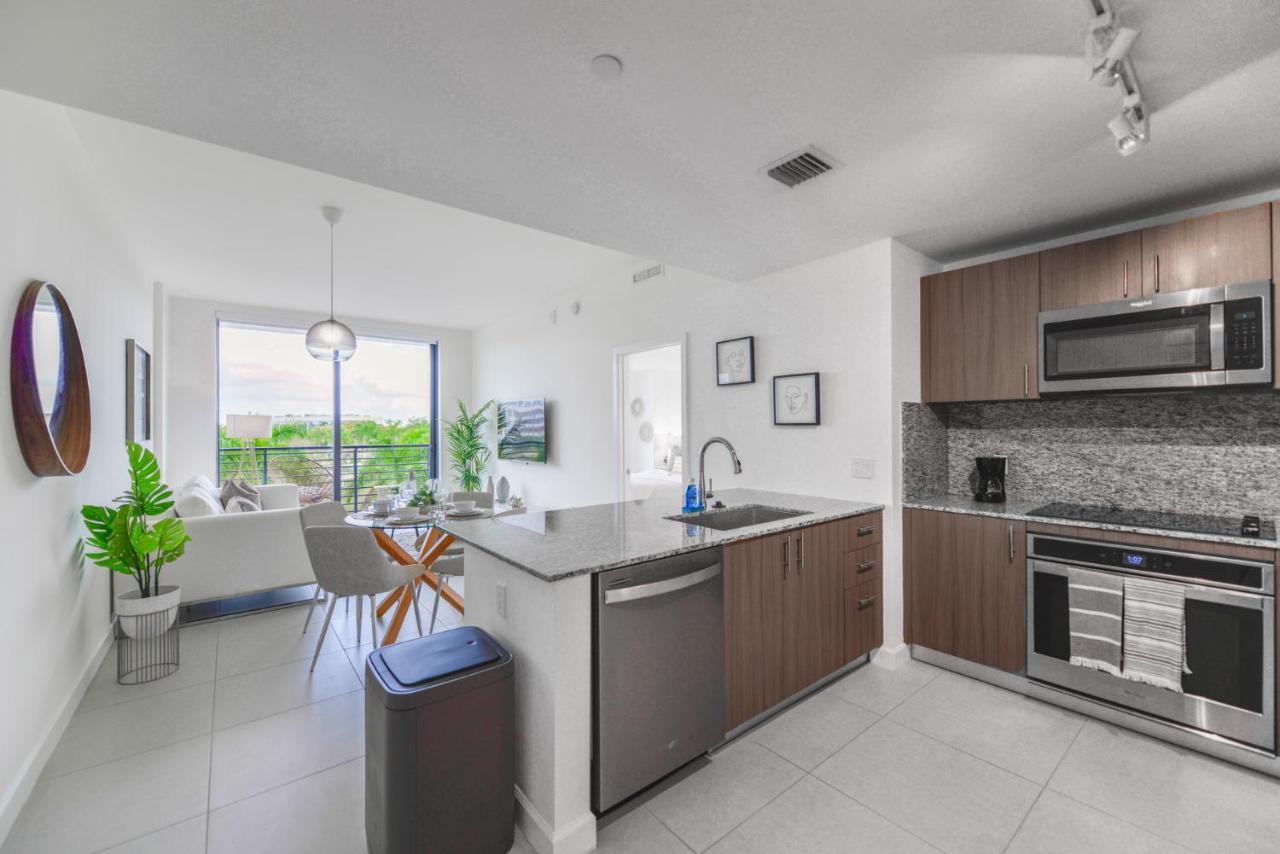 Cozy 1- 1 Bedroom Steps From Downtown Doral Park Miami Exterior photo