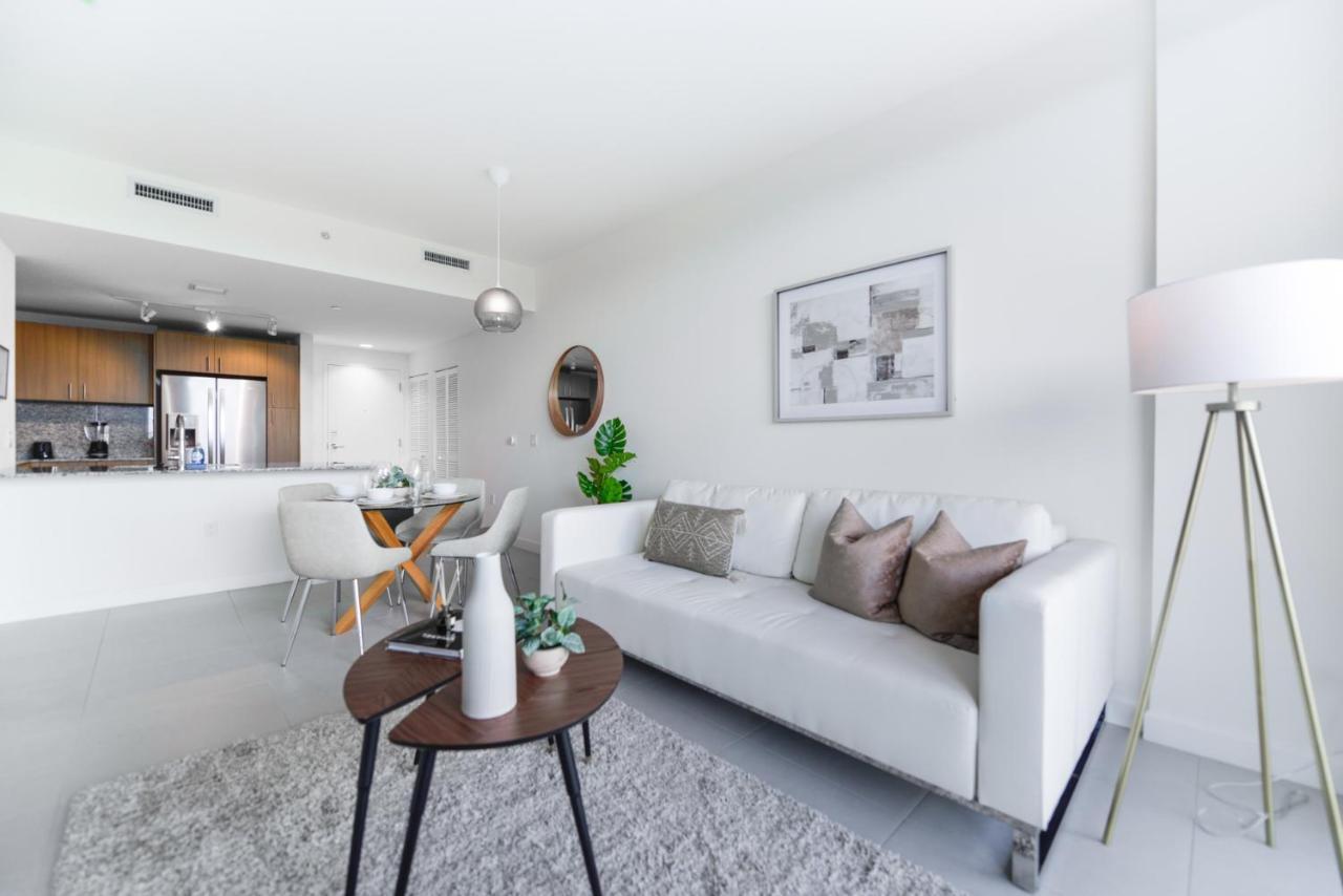 Cozy 1- 1 Bedroom Steps From Downtown Doral Park Miami Exterior photo
