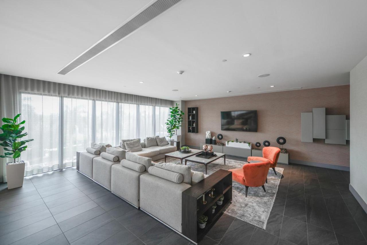 Cozy 1- 1 Bedroom Steps From Downtown Doral Park Miami Exterior photo