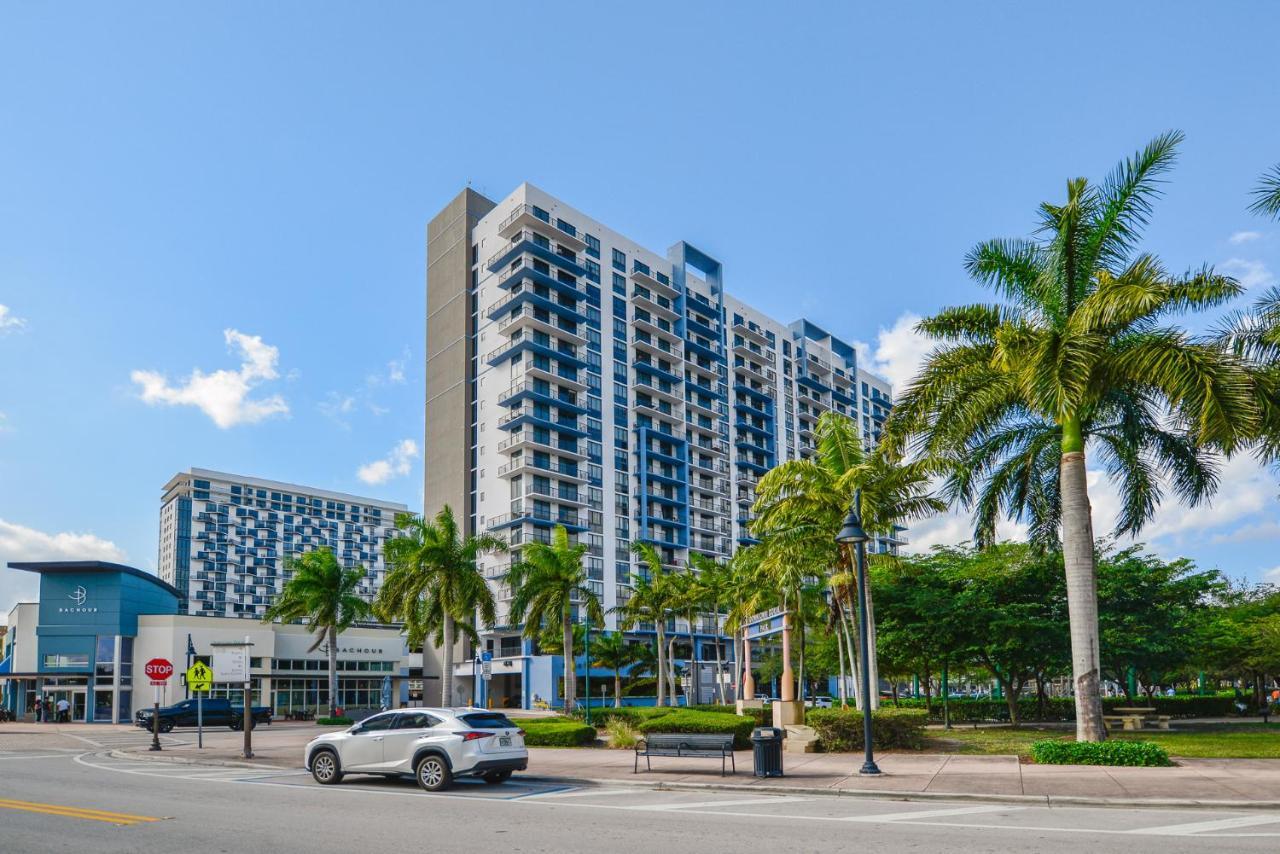Cozy 1- 1 Bedroom Steps From Downtown Doral Park Miami Exterior photo
